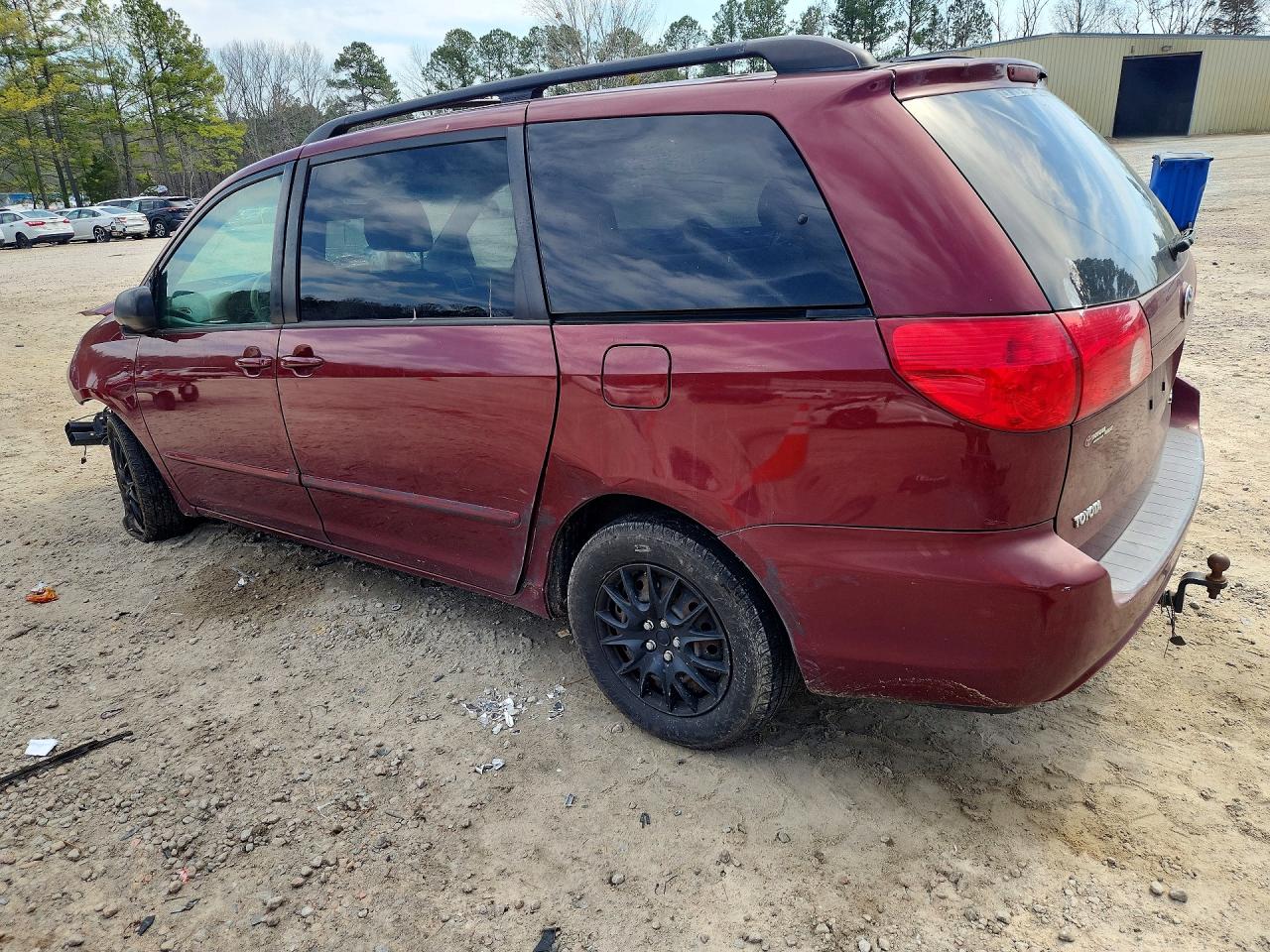 2008 TOYOTA SIENNA LE 7-PASSENGER photo 2