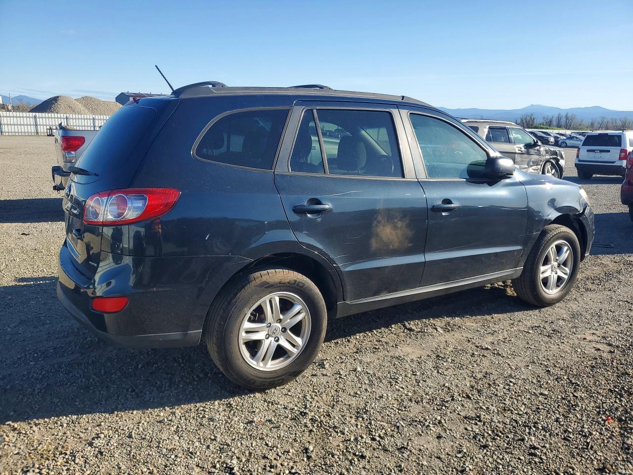 2012 HYUNDAI SANTA FE GLS photo 3