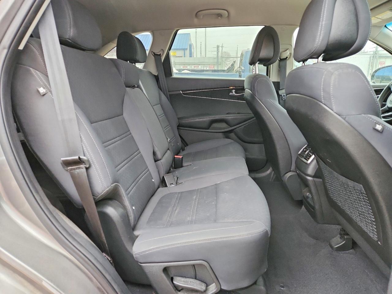 2016 KIA SORENTO L photo 21