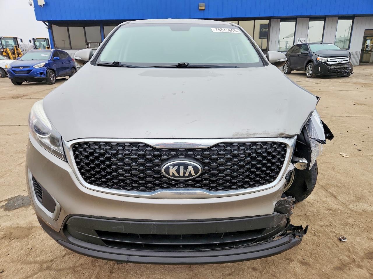 2016 KIA SORENTO L photo 9