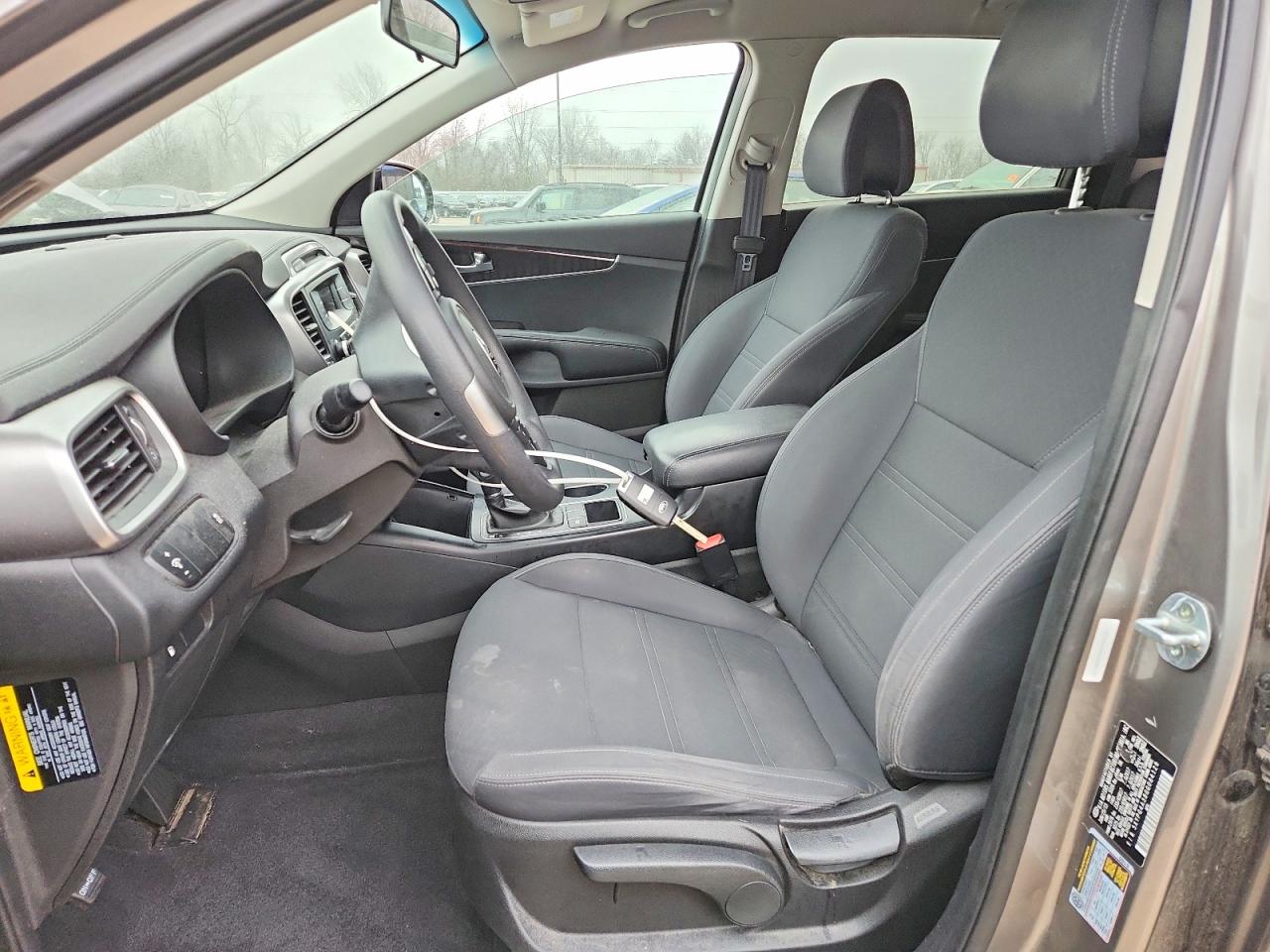 2016 KIA SORENTO L photo 13