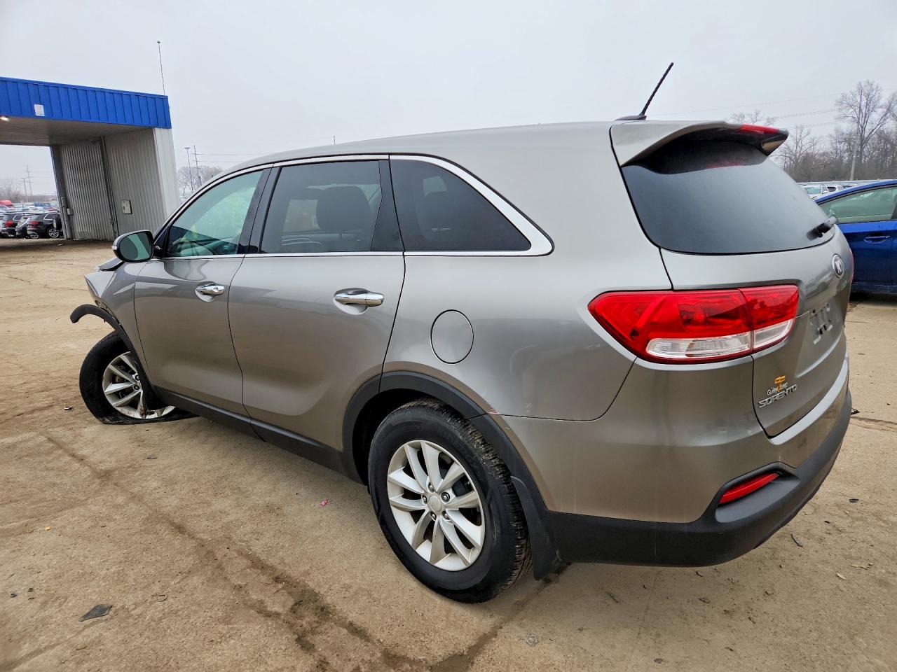 2016 KIA SORENTO L photo 3