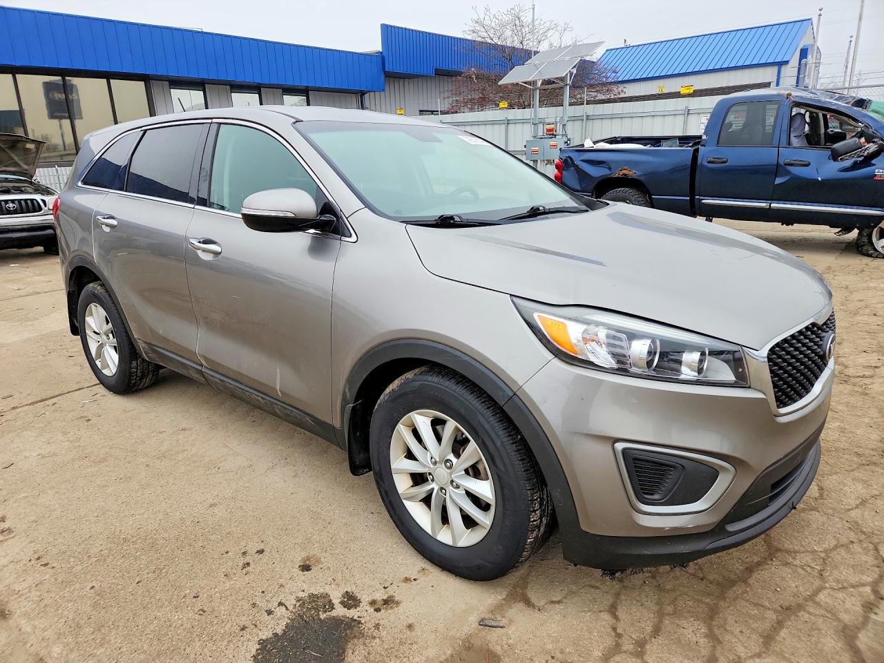 2016 KIA SORENTO L photo 7