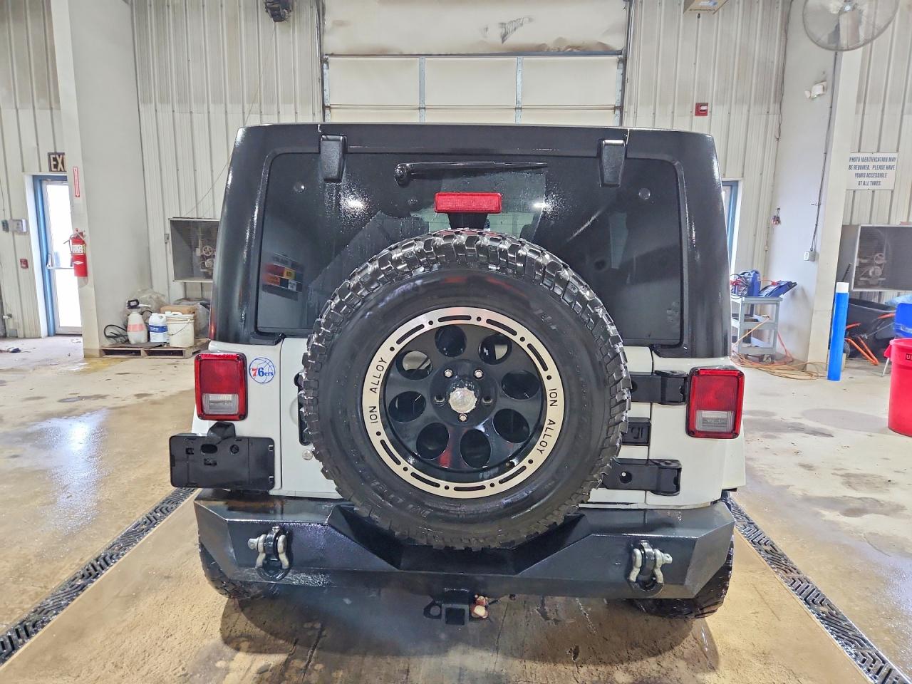 2013 JEEP WRANGLER UNLIMITED SAHARA photo 6