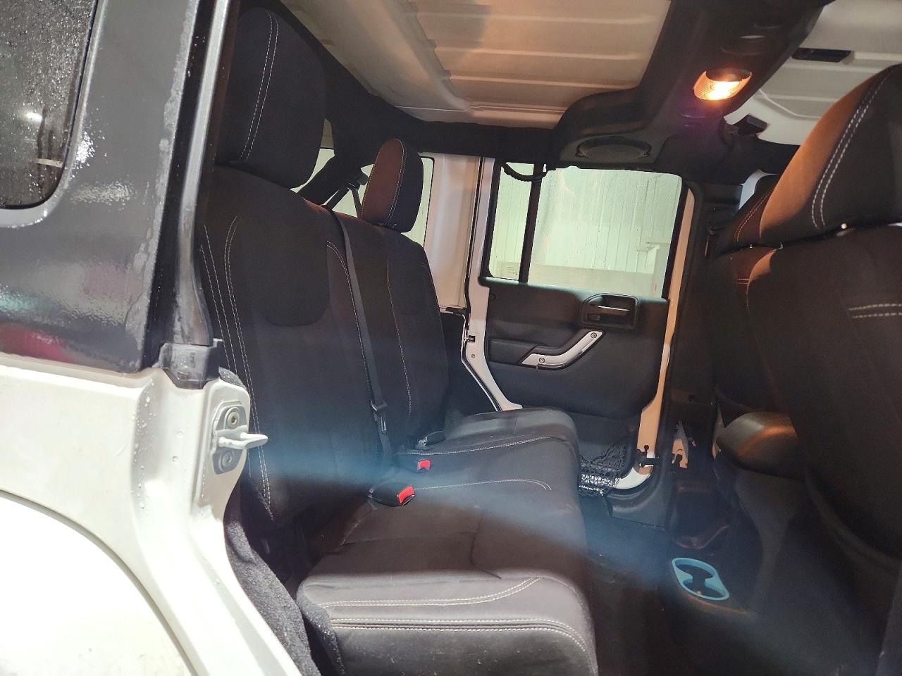 2013 JEEP WRANGLER UNLIMITED SAHARA photo 11
