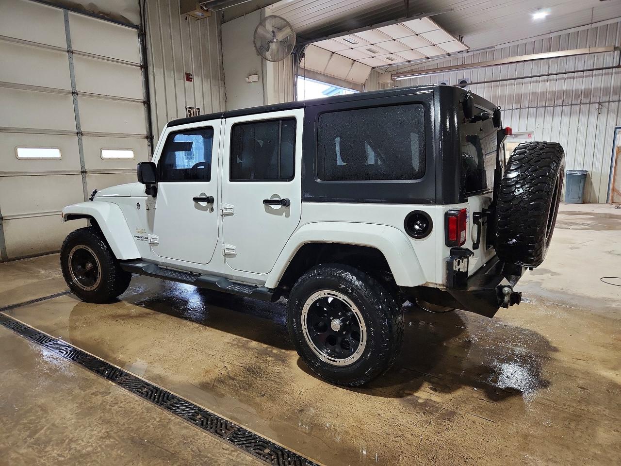 2013 JEEP WRANGLER UNLIMITED SAHARA photo 2