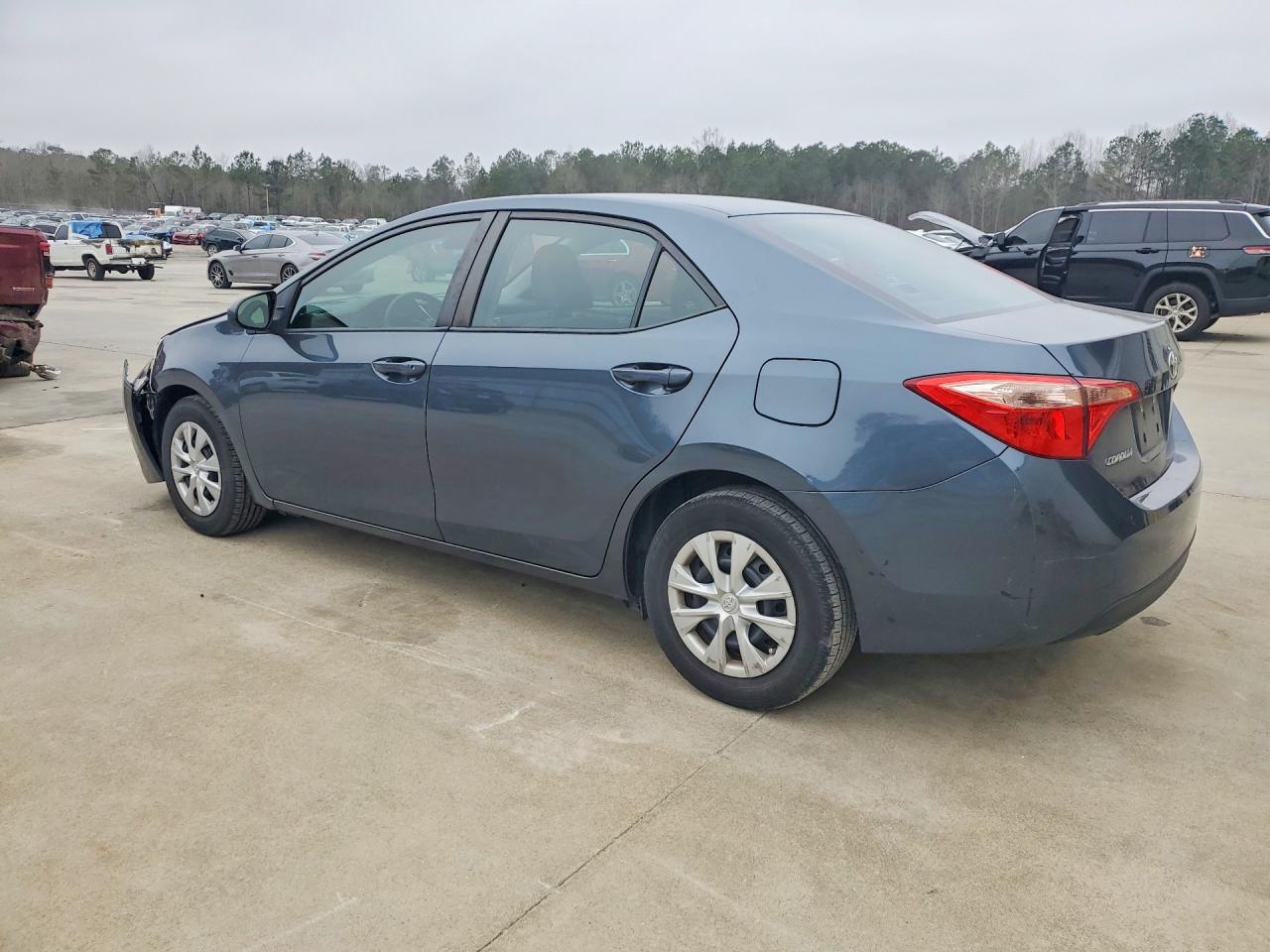 2019 TOYOTA COROLLA photo 3