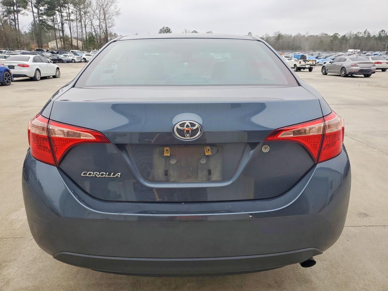 2019 TOYOTA COROLLA photo 11