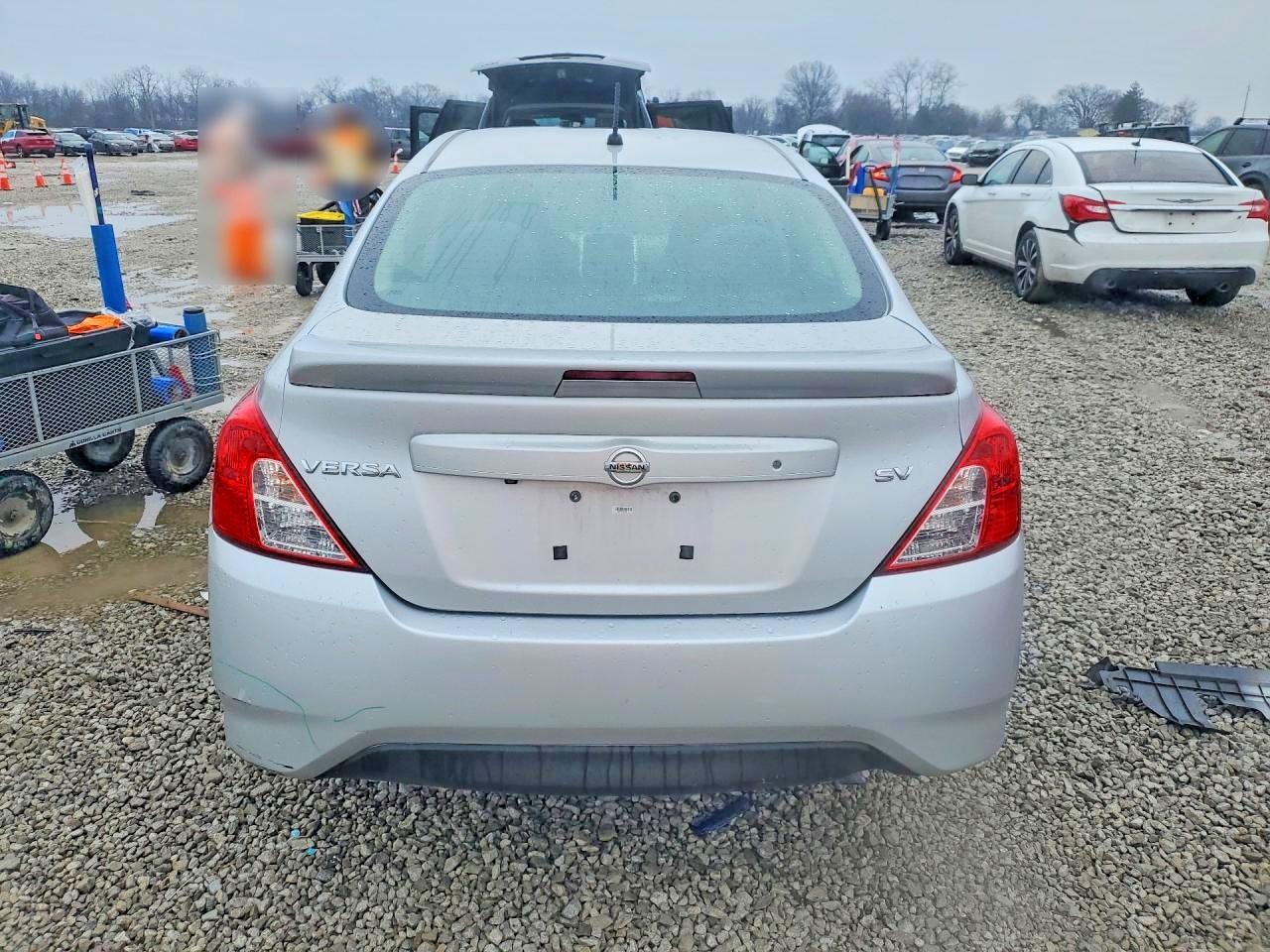 2019 NISSAN VERSA SV photo 11
