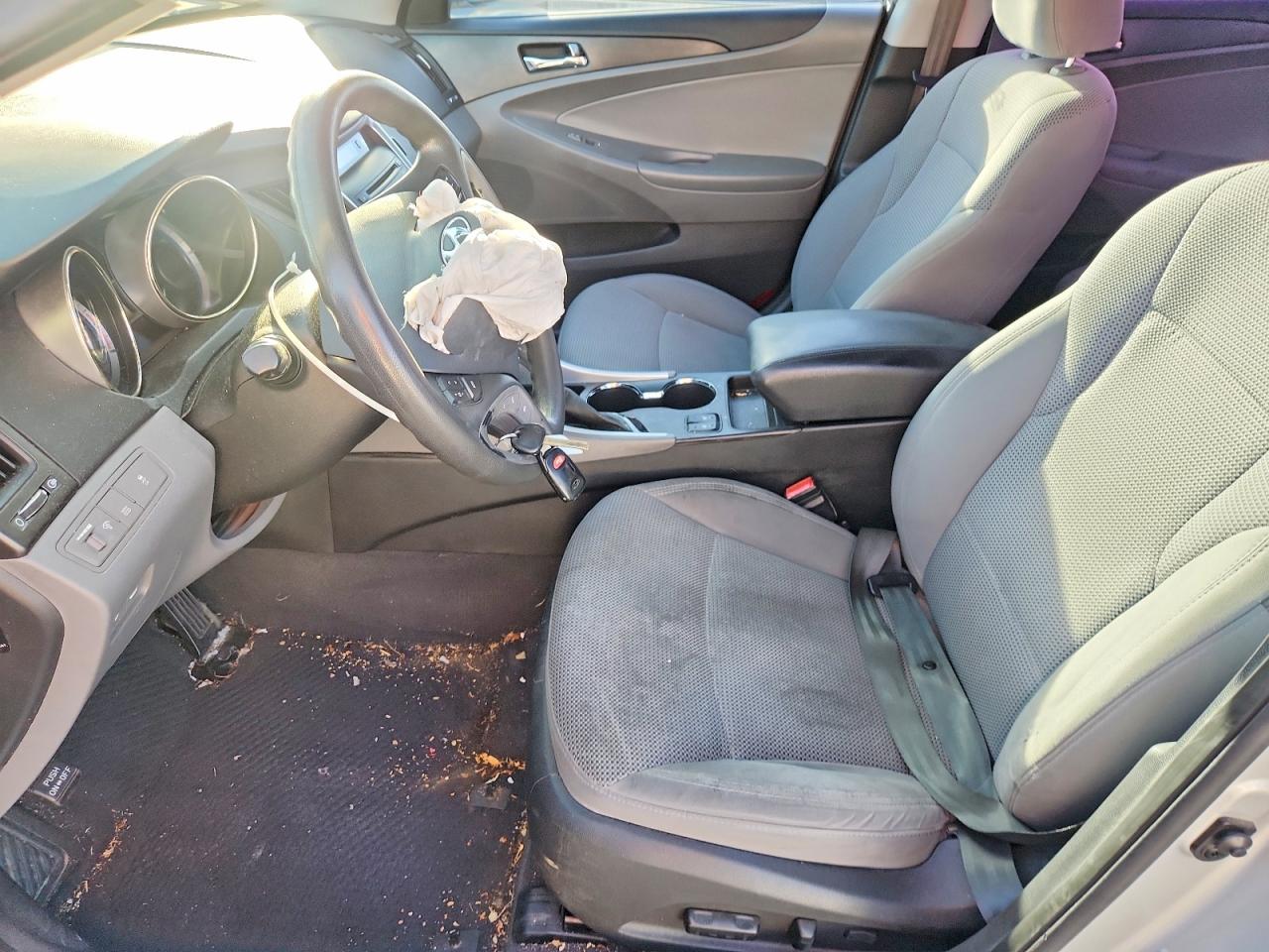 2013 HYUNDAI SONATA GLS photo 13