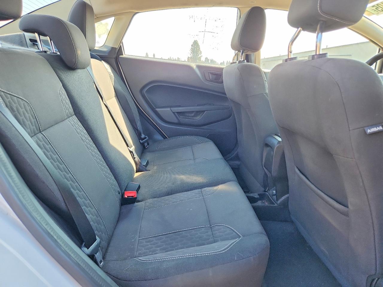 2019 FORD FIESTA SE photo 19