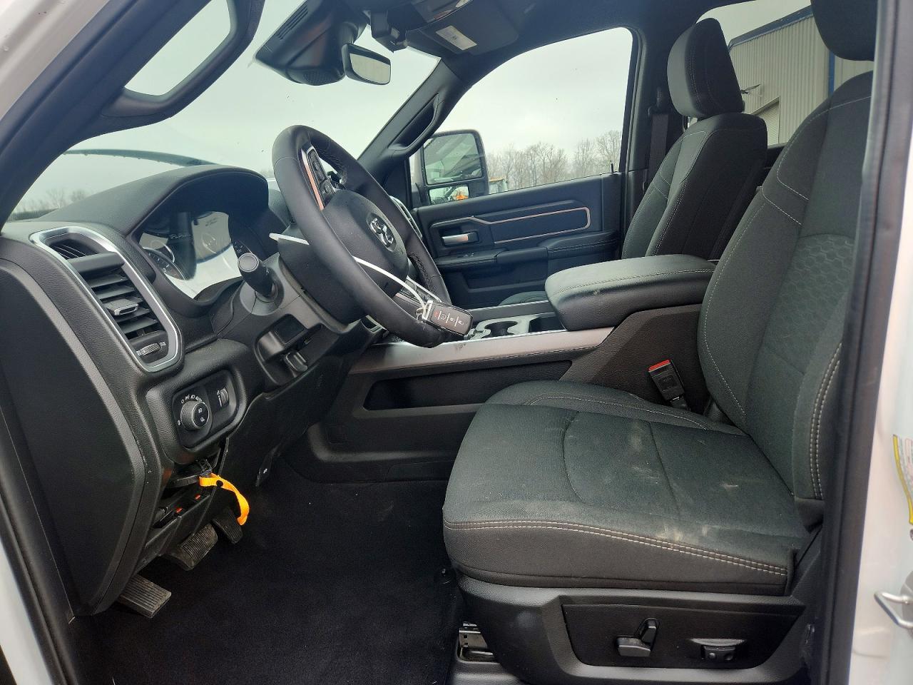 2025 RAM 2500 BIG HORN photo 13