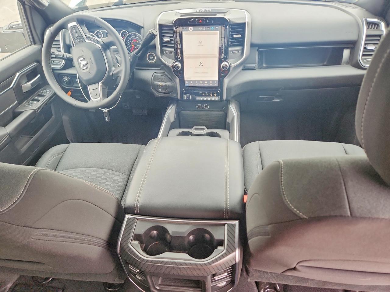 2025 RAM 2500 BIG HORN photo 15