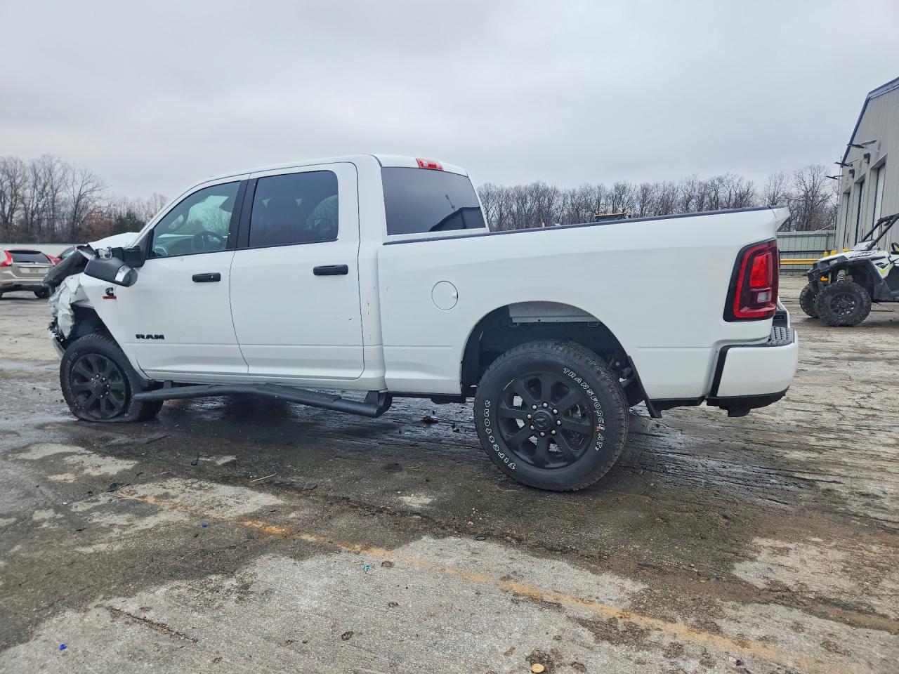 2025 RAM 2500 BIG HORN photo 3
