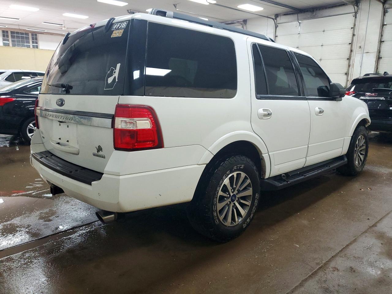 2017 FORD EXPEDITION XLT photo 3