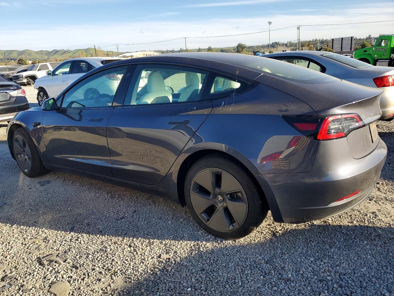 2023 TESLA MODEL 3 photo 4