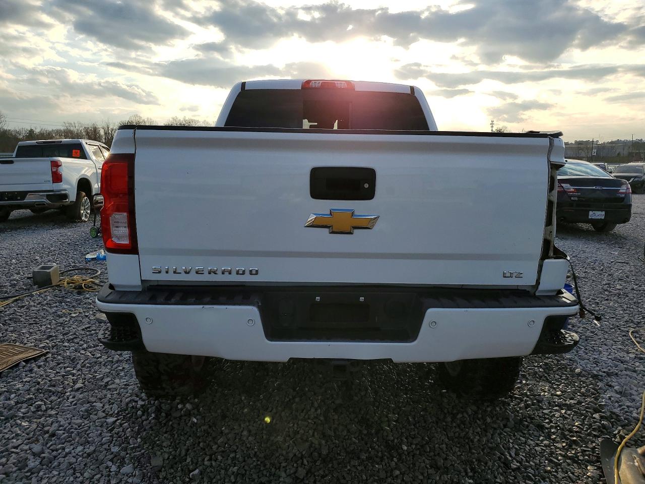 2018 CHEVROLET SILVERADO K1500 LTZ photo 6