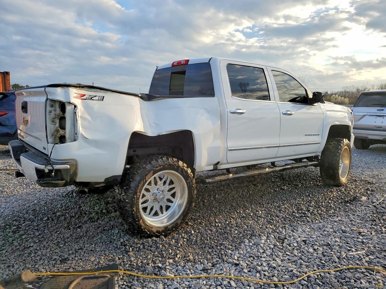 2018 CHEVROLET SILVERADO K1500 LTZ photo 3