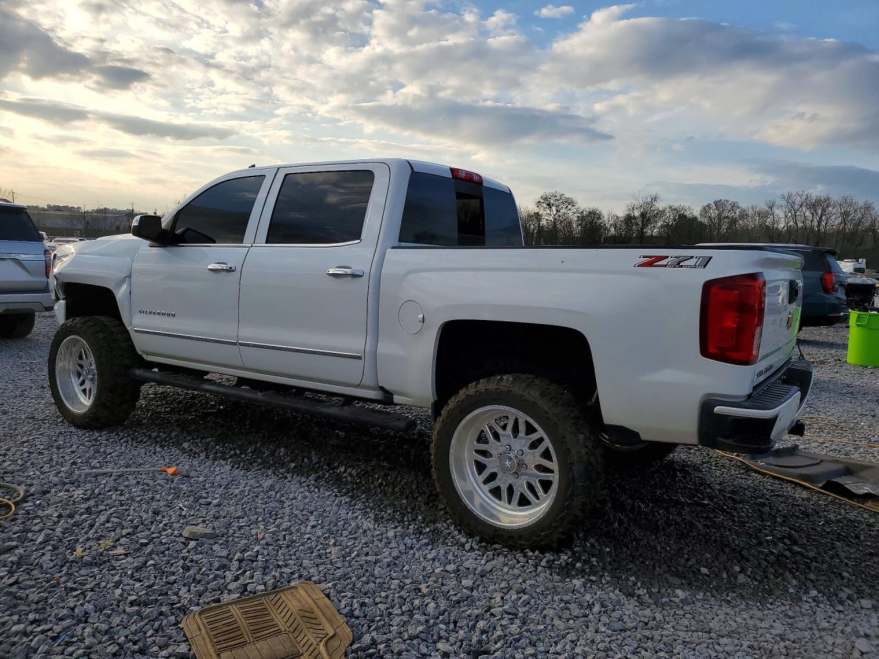 2018 CHEVROLET SILVERADO K1500 LTZ photo 2