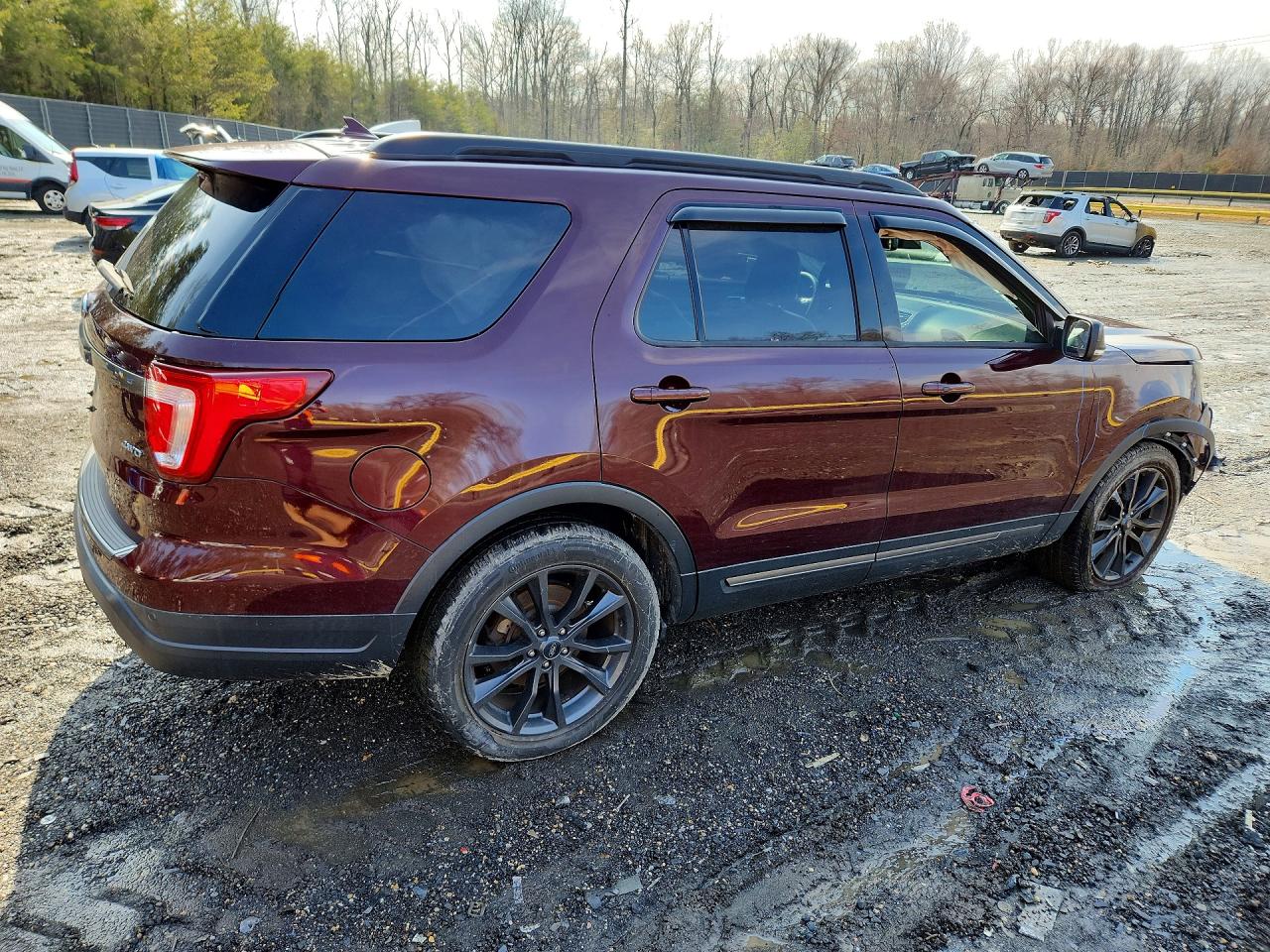 2018 FORD EXPLORER XLT photo 3