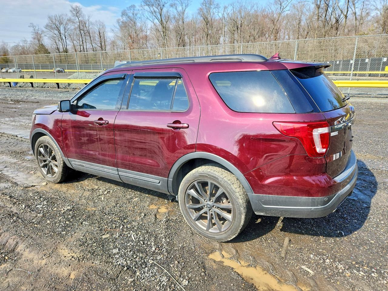 2018 FORD EXPLORER XLT photo 2