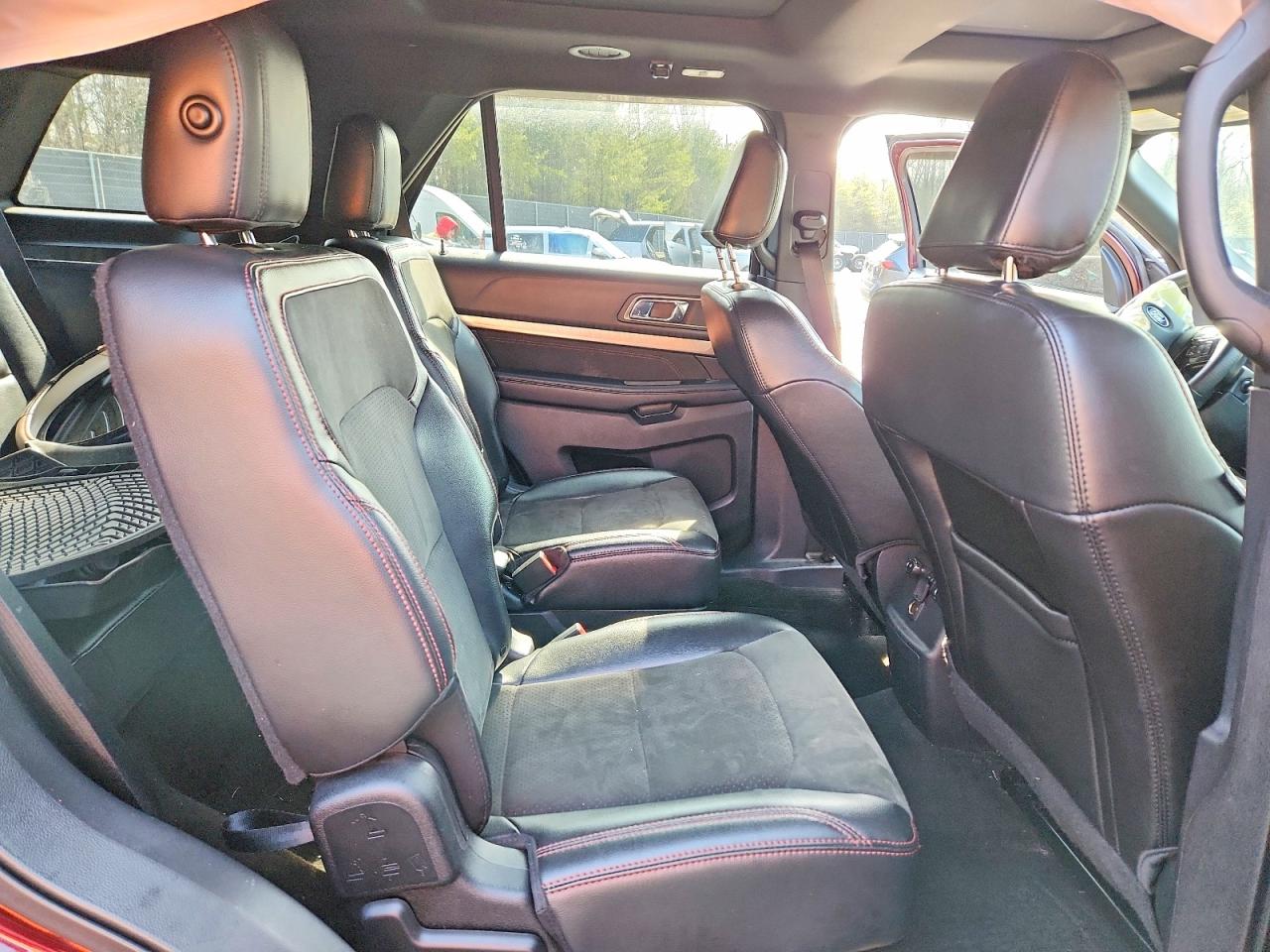 2018 FORD EXPLORER XLT photo 11