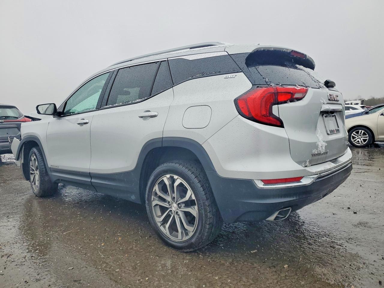 2019 GMC TERRAIN SLT photo 4