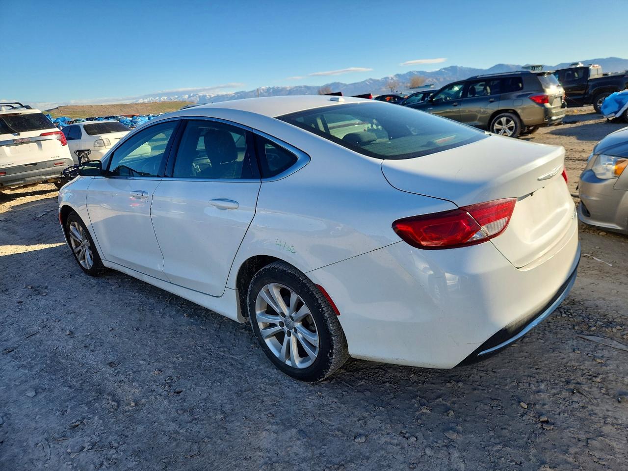 2015 CHRYSLER 200 LIMITED photo 4