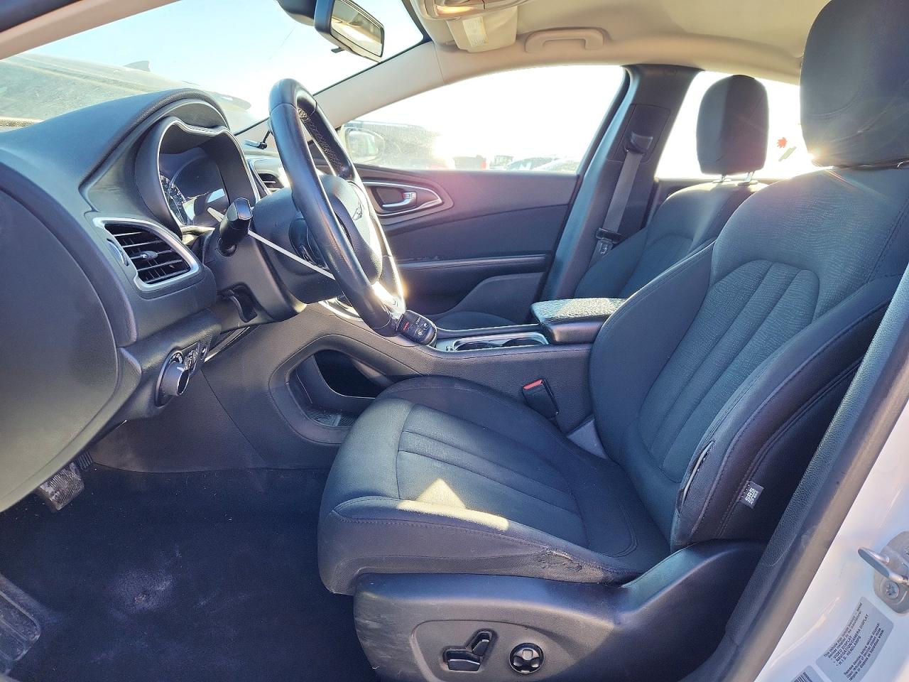 2015 CHRYSLER 200 LIMITED photo 19