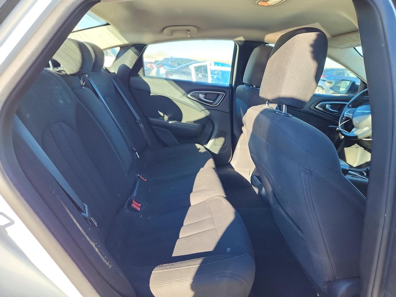 2015 CHRYSLER 200 LIMITED photo 28