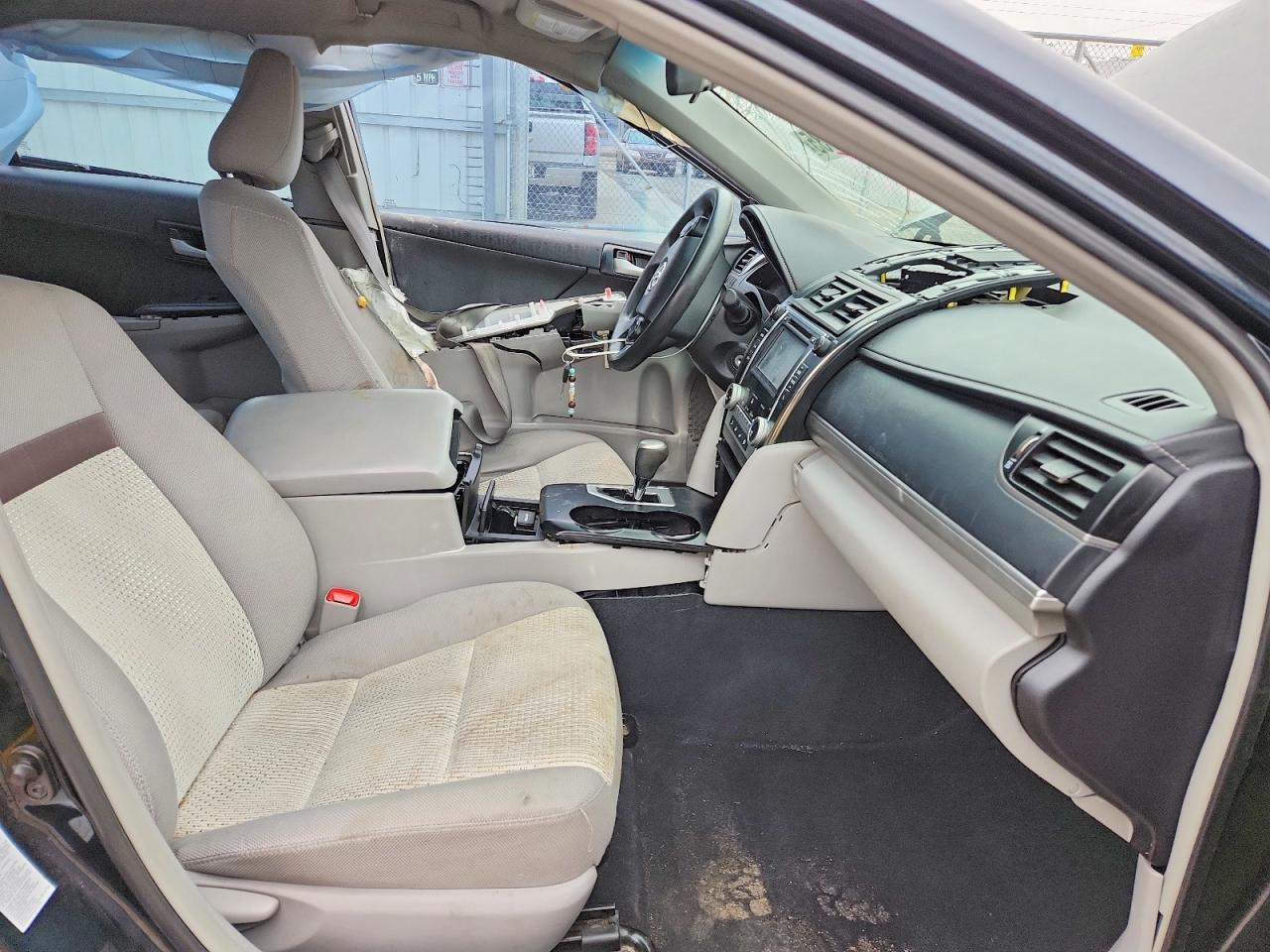 2014 TOYOTA CAMRY LE photo 7