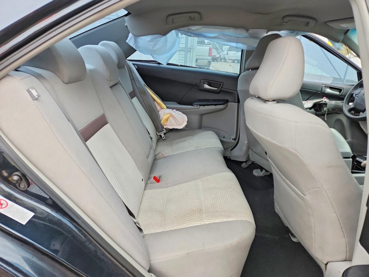 2014 TOYOTA CAMRY LE photo 10