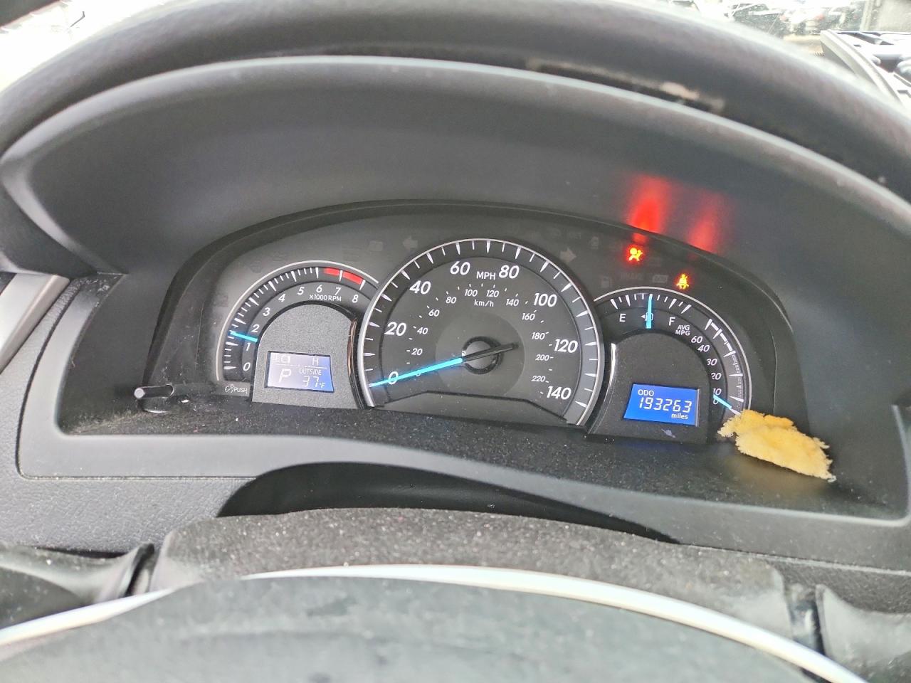 2014 TOYOTA CAMRY LE photo 9
