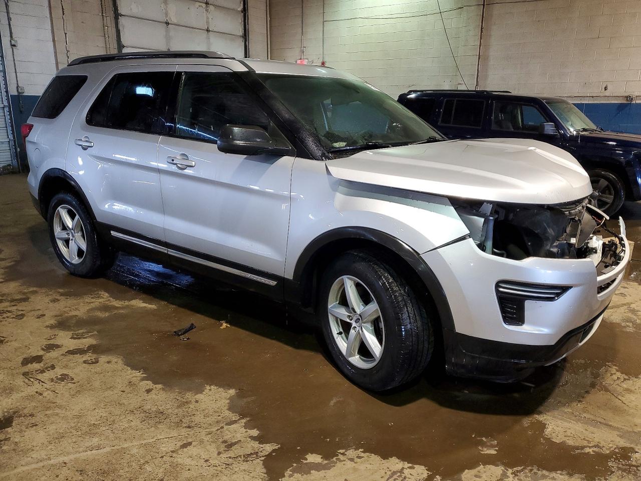 2018 FORD EXPLORER XLT photo 7