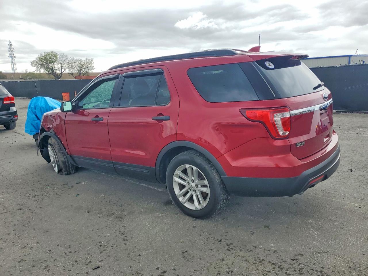 2017 FORD EXPLORER photo 2