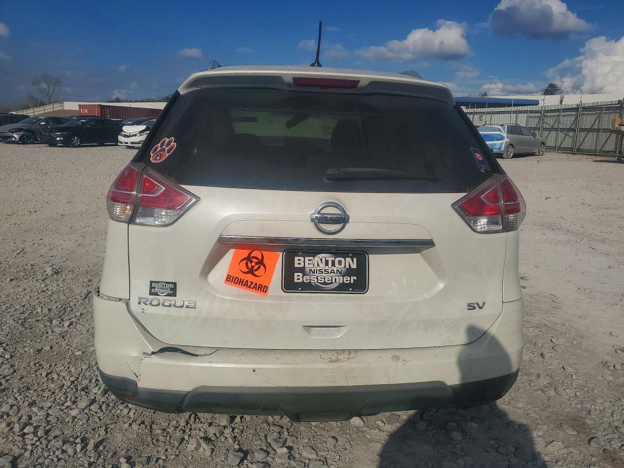 2016 NISSAN ROGUE SV photo 11
