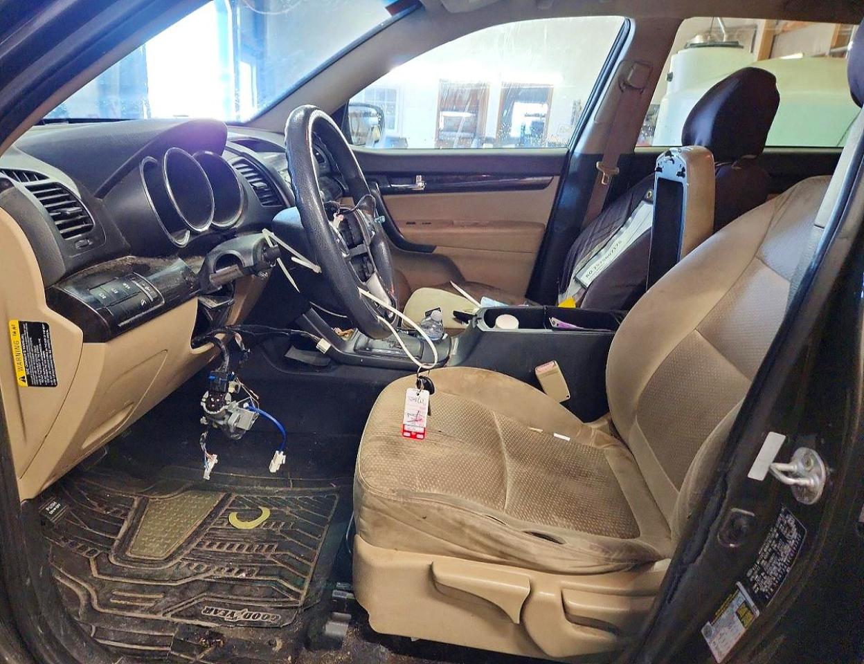 2012 KIA SORENTO LX photo 25