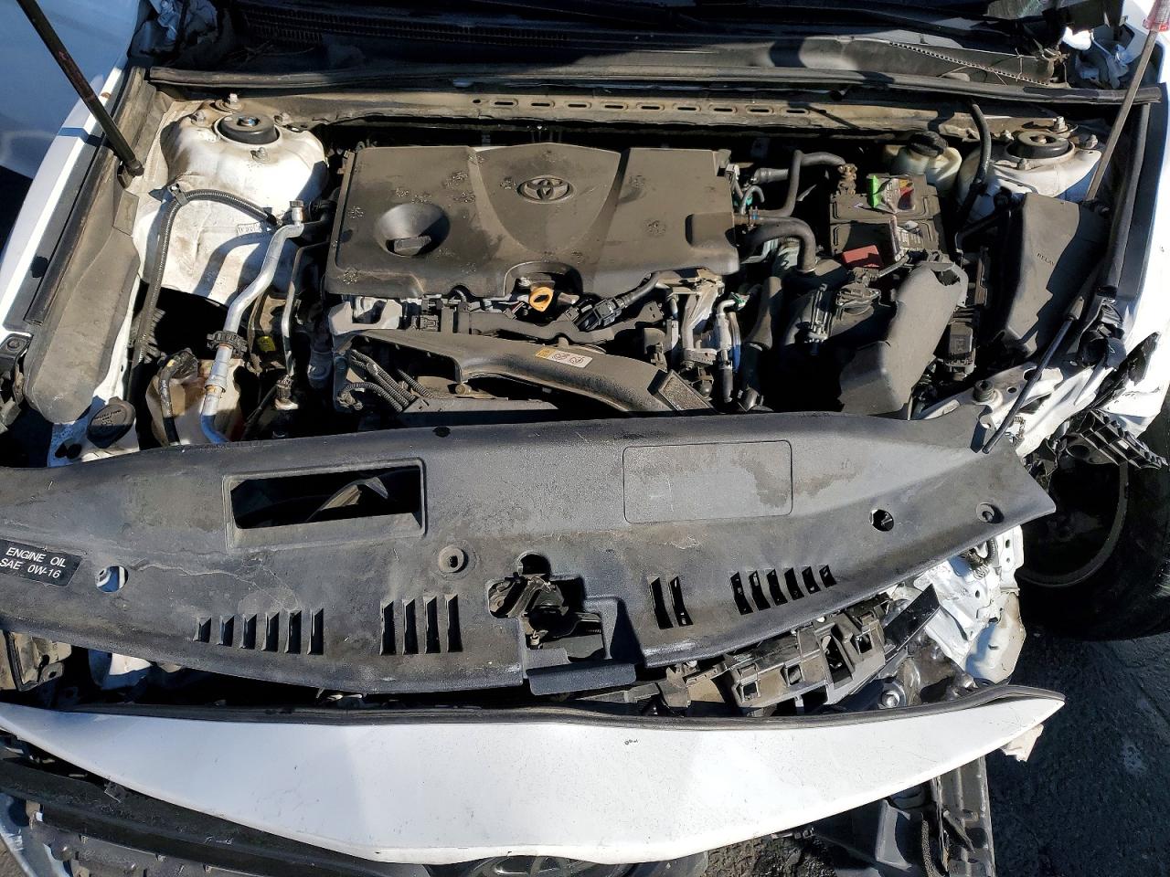 2018 TOYOTA CAMRY LE photo 31