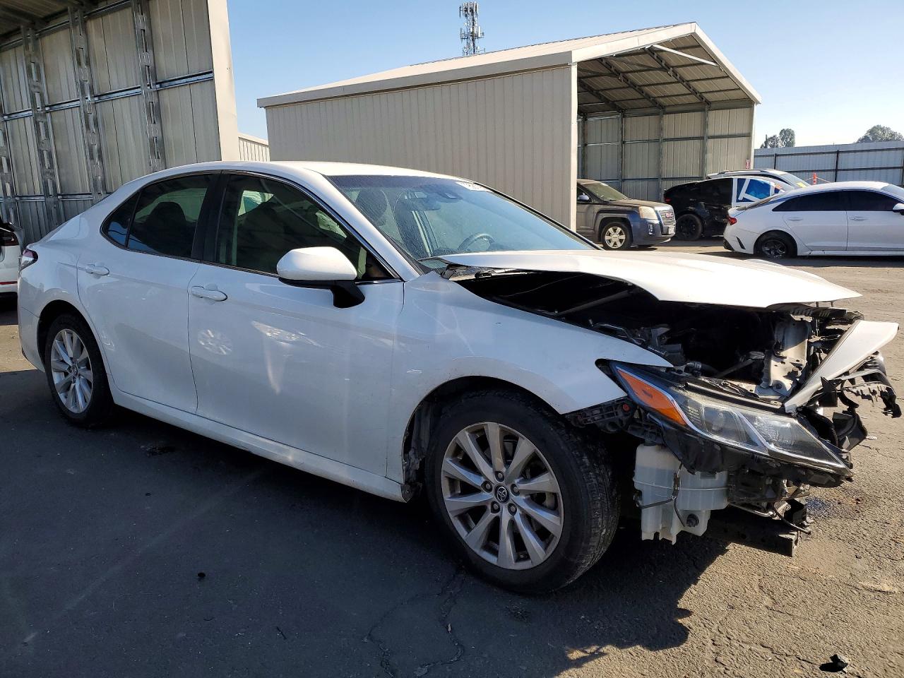 2018 TOYOTA CAMRY LE photo 10