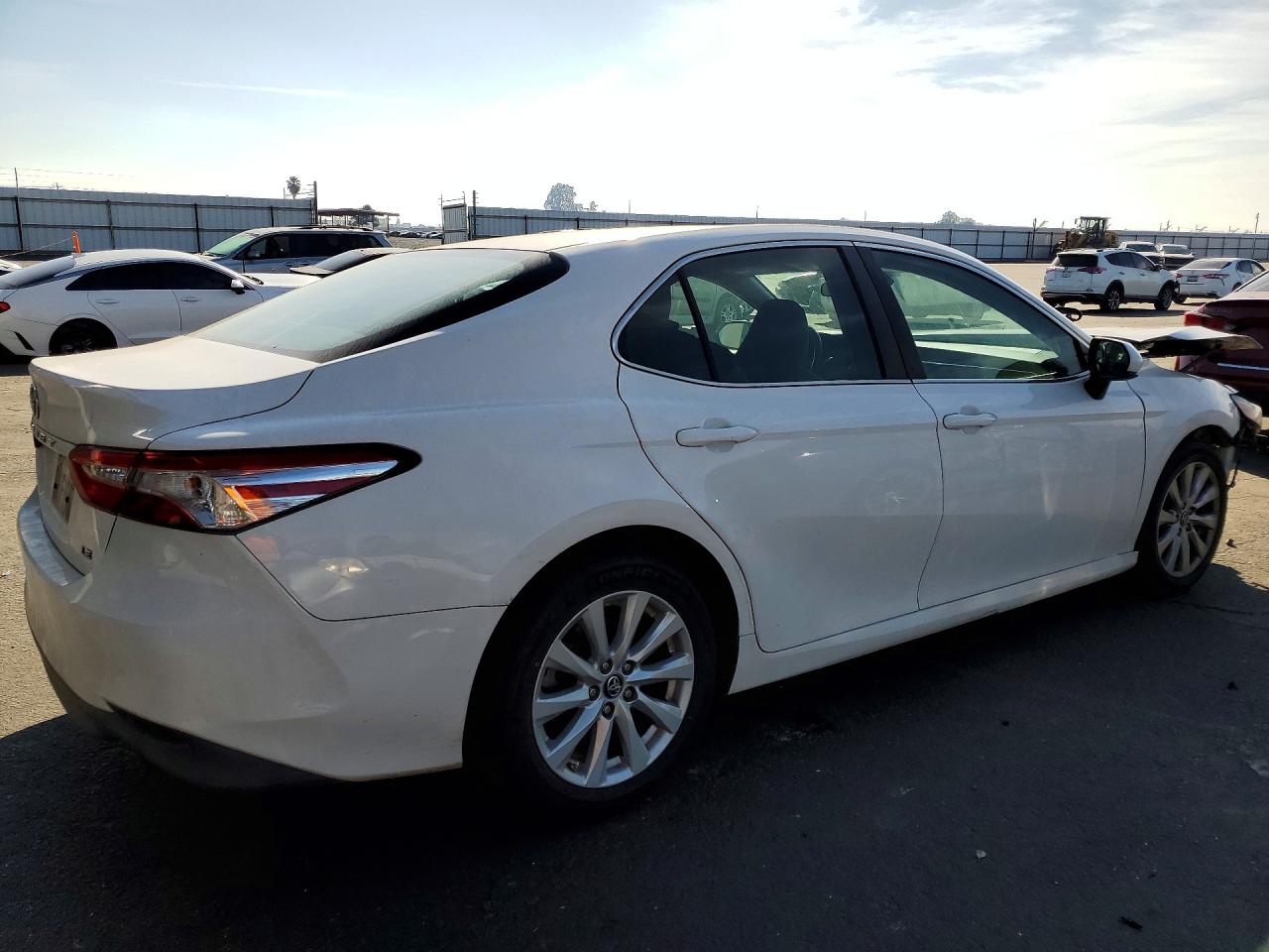 2018 TOYOTA CAMRY LE photo 7