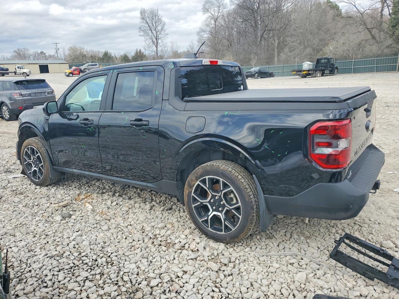 2025 FORD MAVERICK LARIAT photo 3