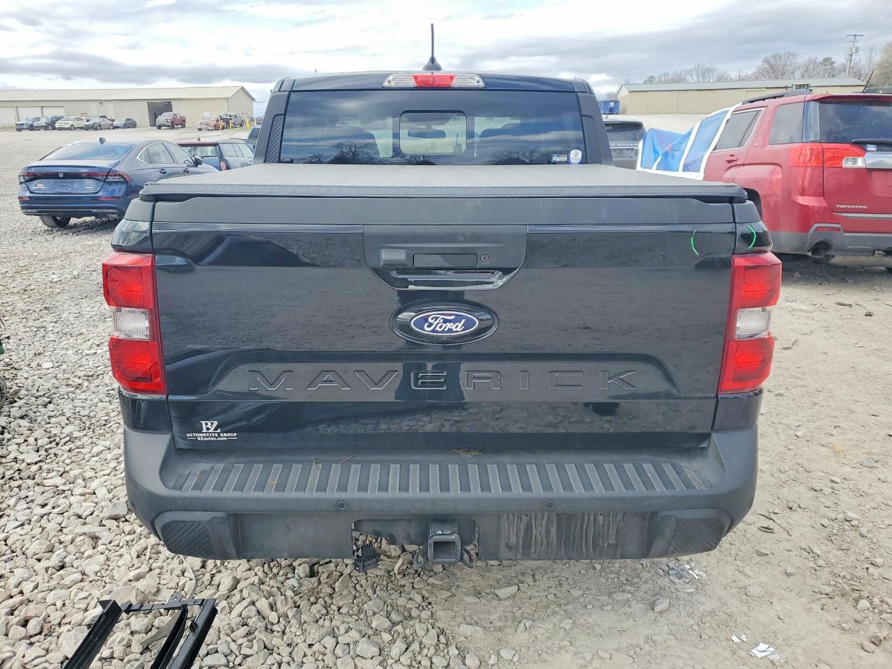 2025 FORD MAVERICK LARIAT photo 11