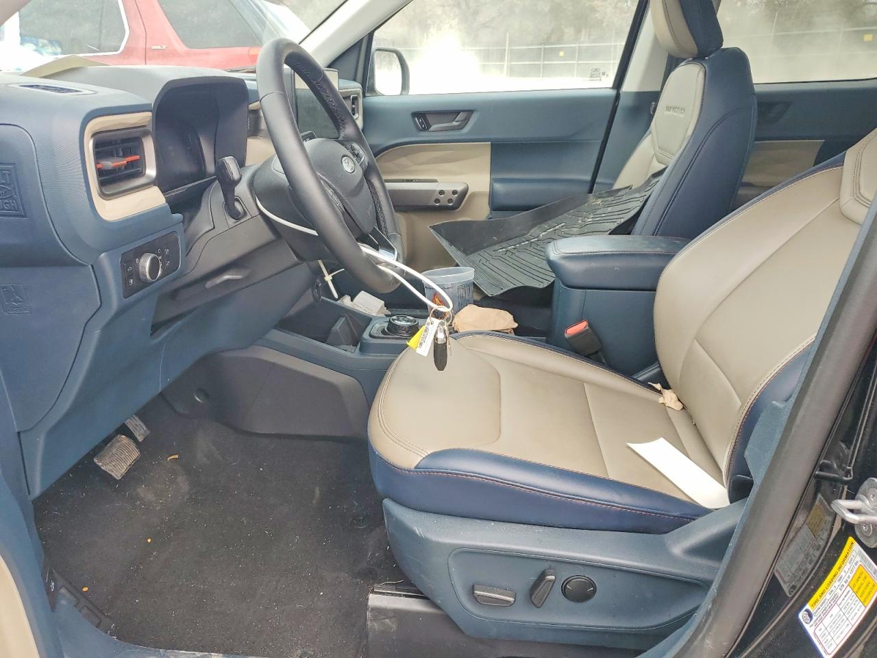 2025 FORD MAVERICK LARIAT photo 13