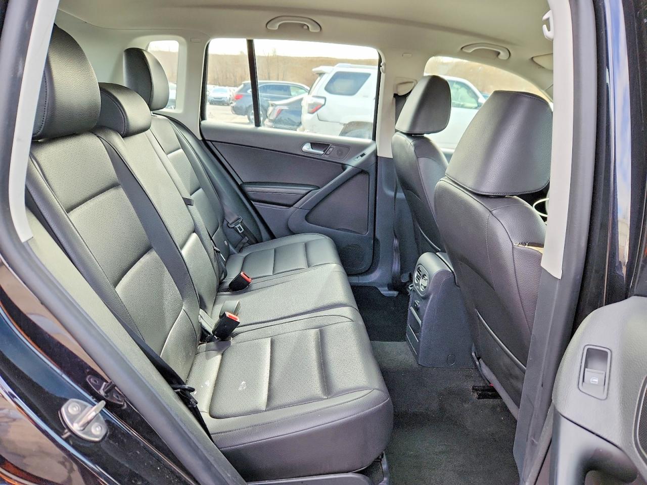 2016 VOLKSWAGEN TIGUAN S photo 21
