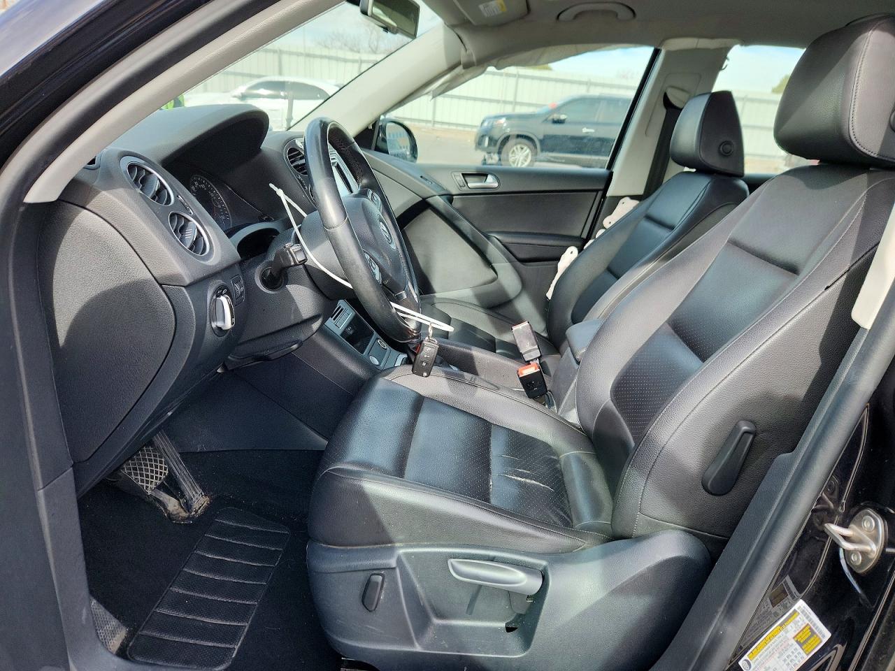 2016 VOLKSWAGEN TIGUAN S photo 13