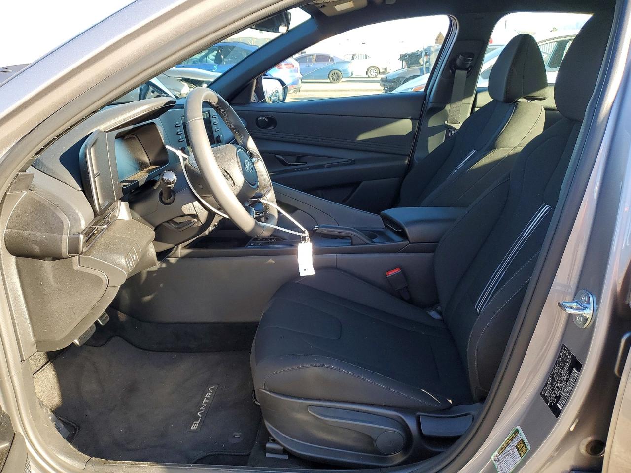 2025 HYUNDAI ELANTRA SEL SPORT photo 19