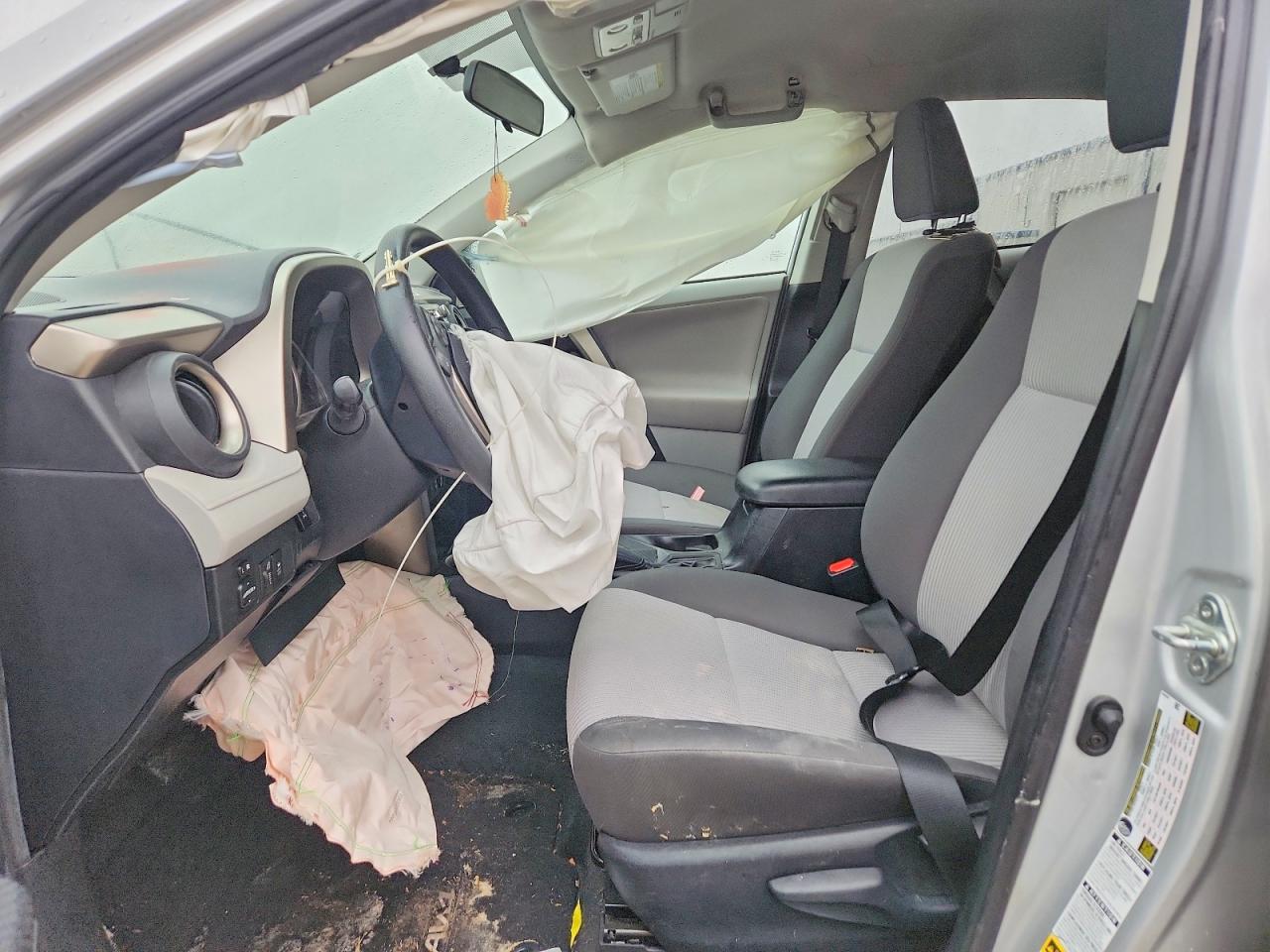 2013 TOYOTA RAV4 LE photo 19
