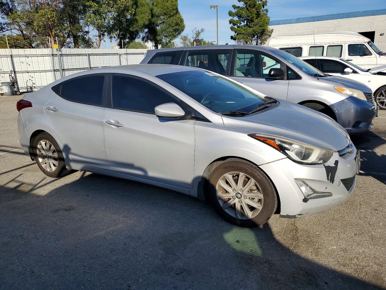2015 HYUNDAI ELANTRA SE photo 4