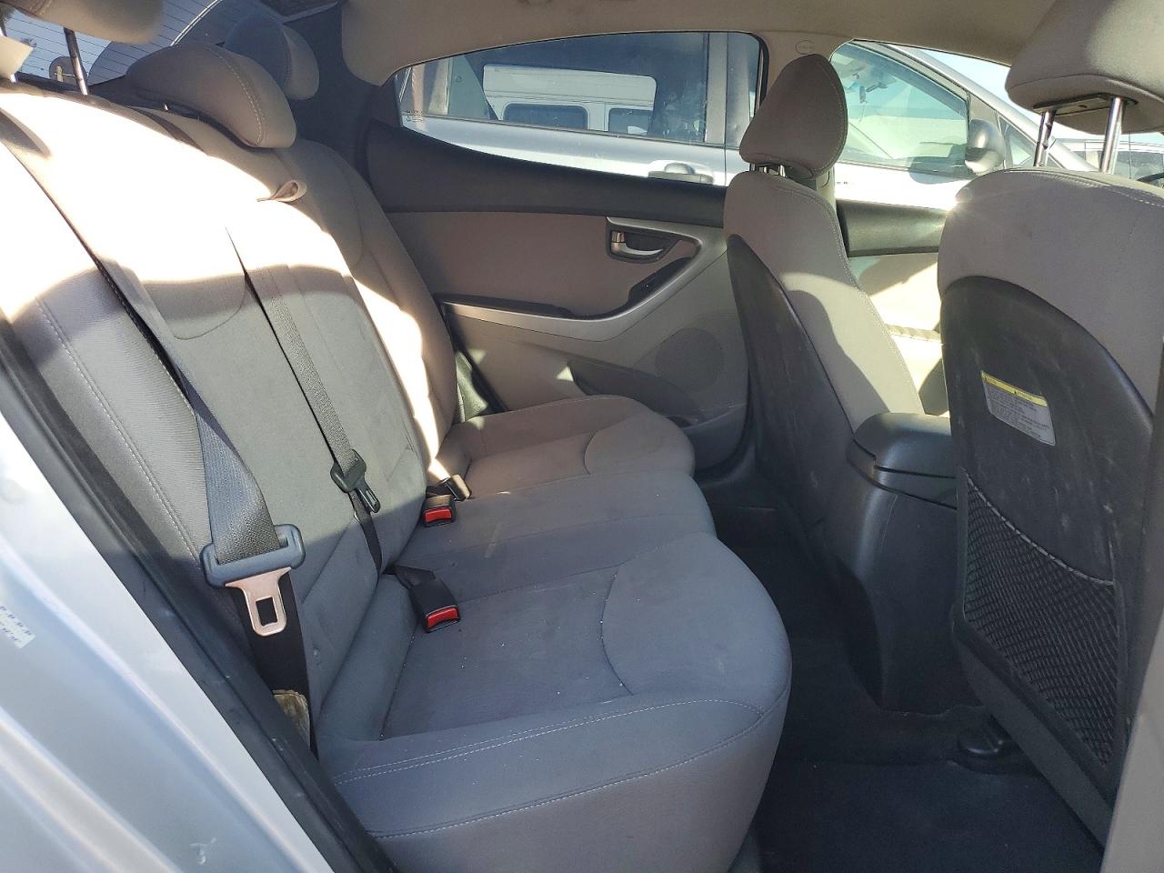 2015 HYUNDAI ELANTRA SE photo 10