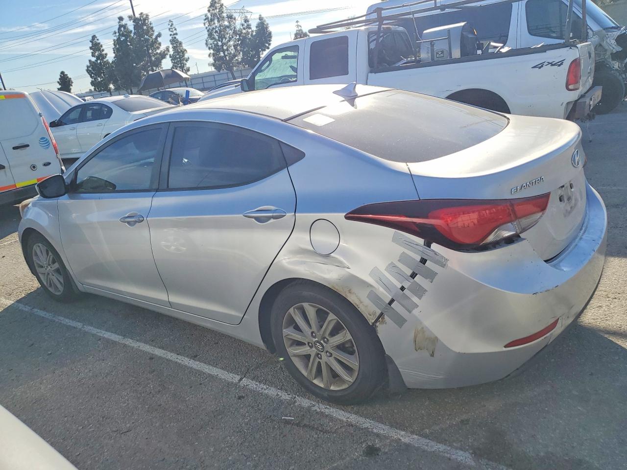 2015 HYUNDAI ELANTRA SE photo 2
